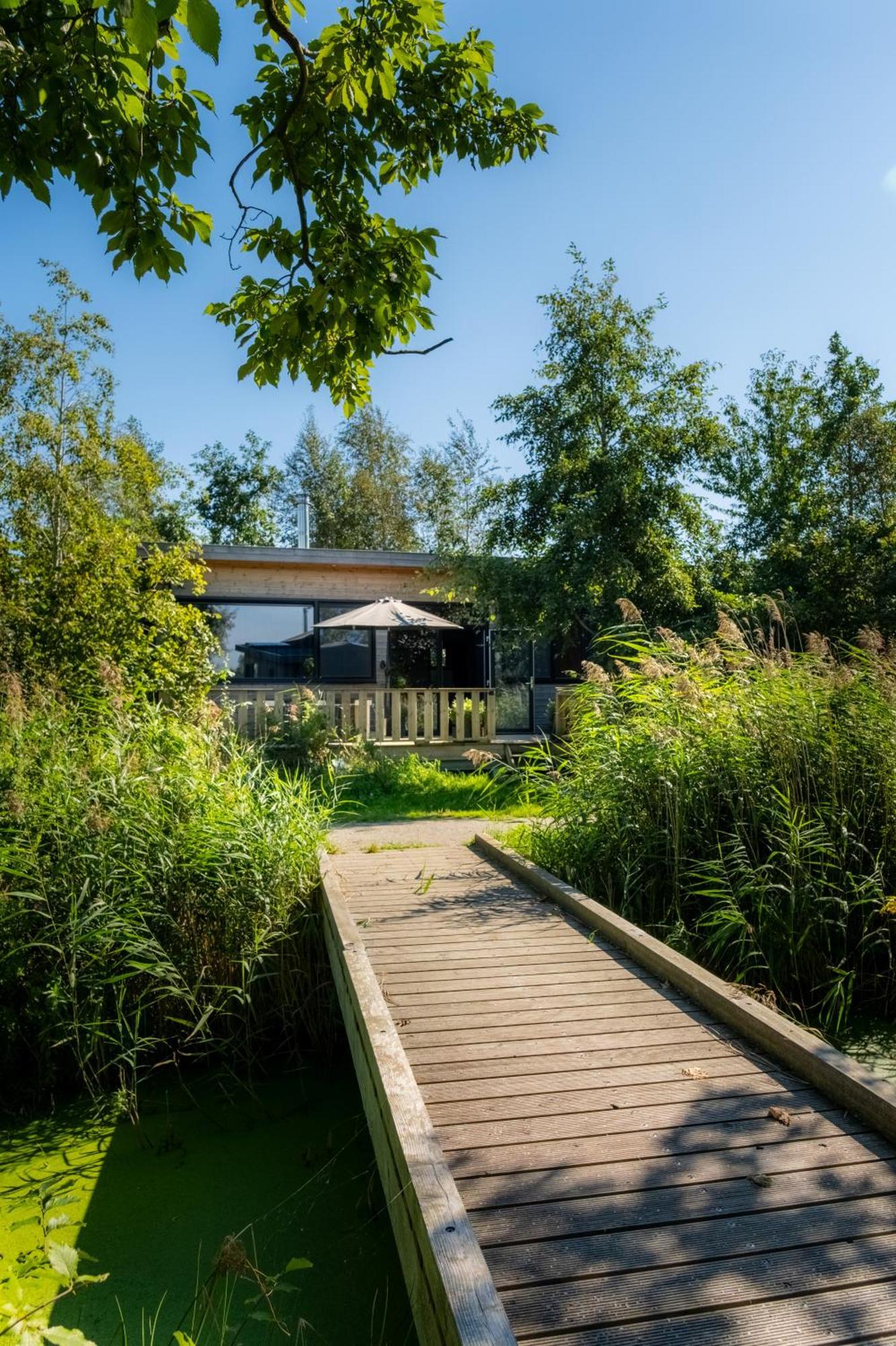 Pean-Buiten Waterlodges Nes  Екстер'єр фото