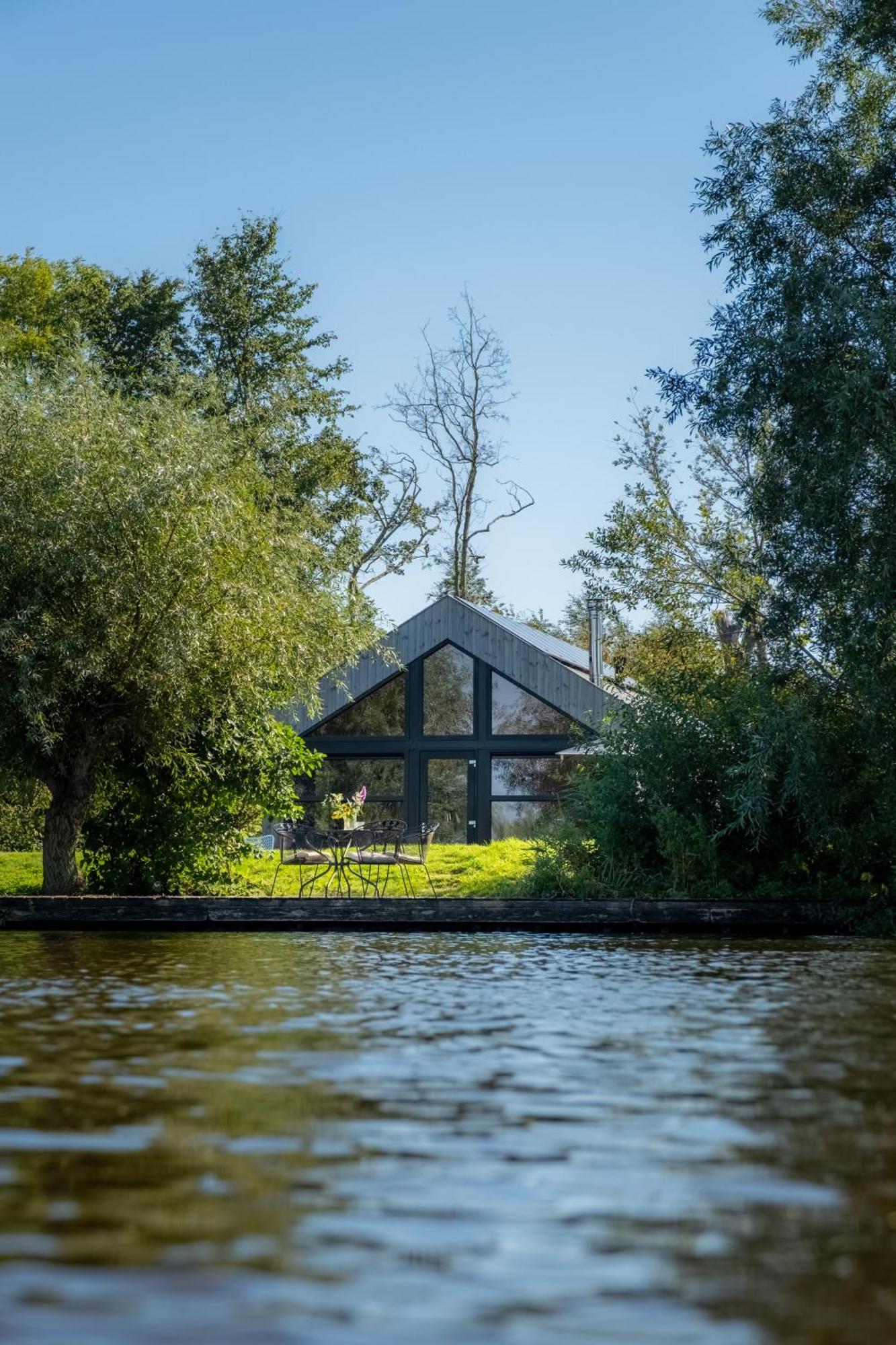 Pean-Buiten Waterlodges Nes  Екстер'єр фото